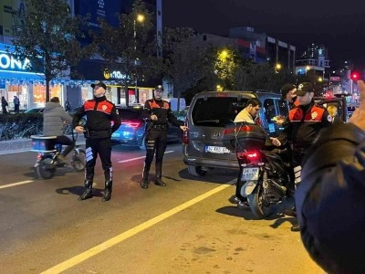 İstanbul Emniyet M&uuml;d&uuml;r&uuml; Yıldız, Esenyurt&rsquo;ta denetimlere katıldı