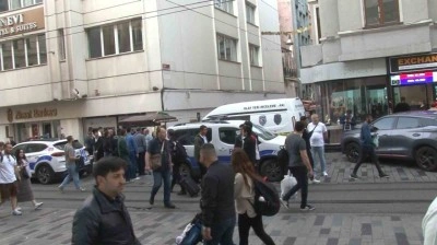 İstiklal Caddesi&rsquo;nde silahlı kavga: 2 yaralı