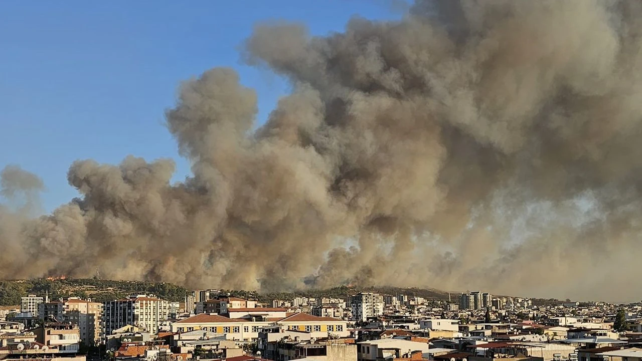 İzmir Buca’da Orman Yangını! Havadan ve Karadan Müdahale Sürüyor