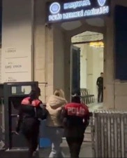 İzmir’de 35 yıl hapisle aranan dolandırıcı yakalandı