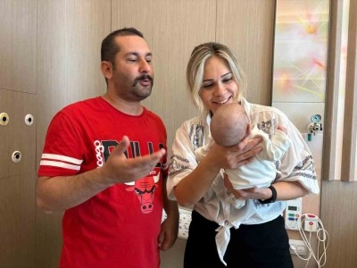 540 gram olarak dünyaya gelen bebek, hayata tutundu