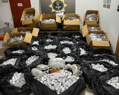 İzmir&rsquo;de 974 adet uyuşturucu hap ele ge&ccedil;irildi