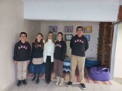 İzmir’de ortaokul öğrencilerinden geri dönüşüm kütüphanesi