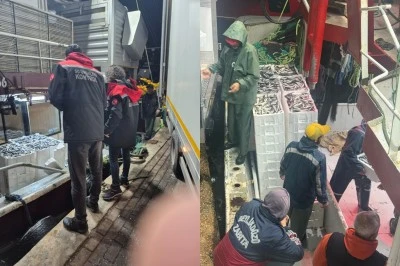 İzmir&rsquo;de Su &Uuml;r&uuml;nleri Denetimi: Boy Yasağına Takılan Tonlarca Balığa El Konuldu