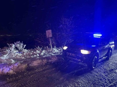 Jandarma aracı uçurumdan yuvarlandı: 2 yaralı