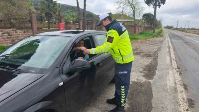 Jandarma ekipleri bayramda trafik denetimlerini sürdürüyor
