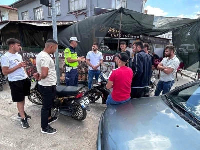 Jandarmadan 6 il&ccedil;ede bin 719 vatandaşa trafik g&uuml;venliği bilgilendirmesi