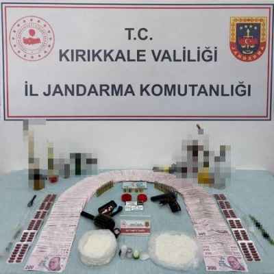 Jandarmadan uyuşturucu operasyonu: 3 g&ouml;zaltı
