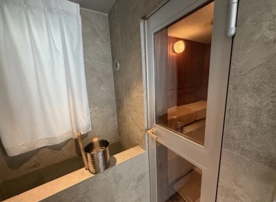 Japonya&rsquo;daki sauna yangınında mahsur kalan &ccedil;ift hayatını kaybetti