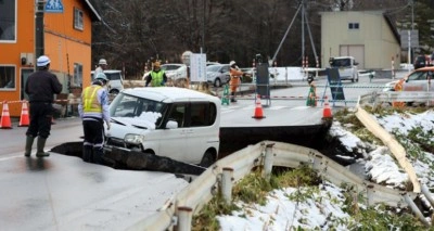 Japonya'yı vuran 7,5 büyüklüğündeki depremde en az 30 kişi yaralandı