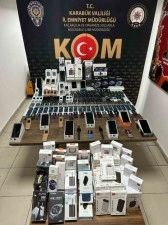 Kaçakçılık operasyonunda çok sayıda telefon ve elektronik eşya ele geçirildi
