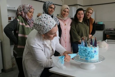 Kadınların emeği madalyayla ta&ccedil;landı