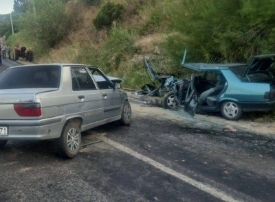 Kafa kafaya çarpıştılar: 3 yaralı