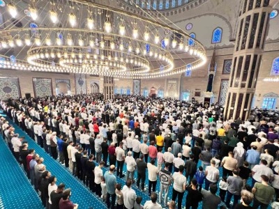 Kahramanmaraş’ta bayram namazı coşkusu