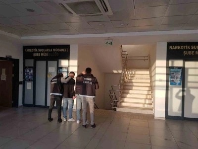 Kahramanmaraş&rsquo;ta ka&ccedil;ak&ccedil;ılık ve uyuşturucu operasyonları: 5 ş&uuml;pheli yakalandı