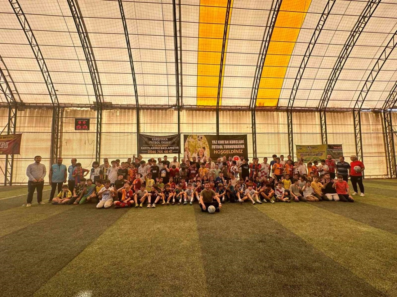 Yaz Kur’an Kursu Öğrencilerine Halı Saha Turnuvası Morali