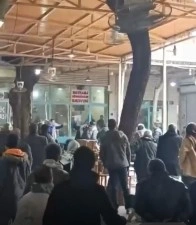 Kahvehanede kavga: Sandalye ve yumruklar havada uçuştu