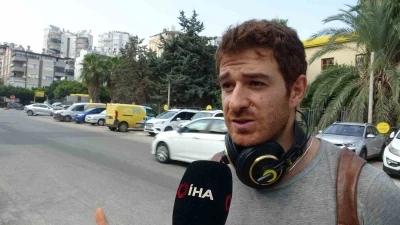 Kaldırımdaki hatalı parklara isyan etti: "Tekerlekli sandalyeli birisi olarak buradan ge&ccedil;miş olsam oturur ağlardım"
