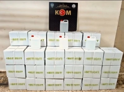 Kamyonda 800 litre etil alkol ele ge&ccedil;irildi