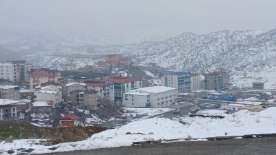  Kar Yağışı Etkisini S&uuml;rd&uuml;r&uuml;yor: Y&uuml;ksek Kesimlerde G&ouml;r&uuml;ş Mesafesi D&uuml;şt&uuml;