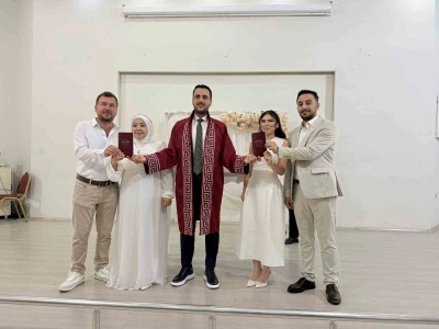 Kardeşlerin &ccedil;ifte mutluluğu
