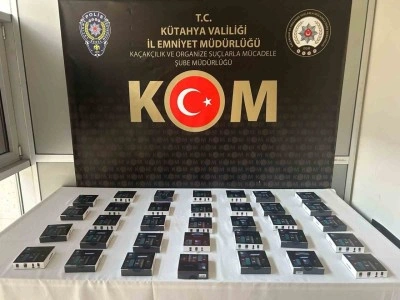 Kargodan 34 kaçak telefon ele geçirildi