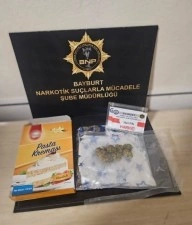Kargoyla gönderilen uyuşturucu madde pasta kreması kutusunun içinde bulundu