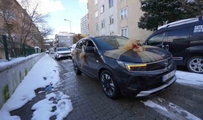 Karla mücadelede mutlu son: Düğünlerine yetişmeye çalışan çift için seferber oldular