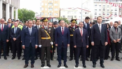 Kars&rsquo;ta 30 Ağustos Zafer Bayramı&rsquo;nın 104. yıl d&ouml;n&uuml;m&uuml; coşkuyla kutlandı