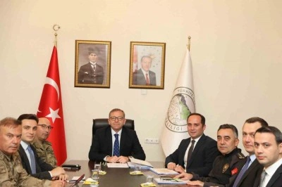 Kars&rsquo;ta İl G&uuml;venlik ve Asayiş toplantısı