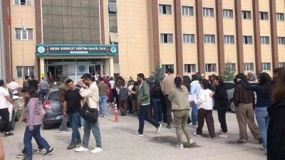 Kars&rsquo;ta KPSS heyecanı: Adaylar sınav i&ccedil;in okullara akın etti