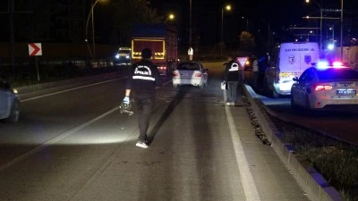 Karşıya Ge&ccedil;mek İsterken İki Ara&ccedil; &Ccedil;arptı