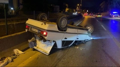 Kartal’da kontrolden çıkan otomobil takla attı: 2 yaralı