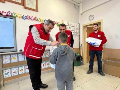 Kastamonu&rsquo;da 6 bin 400 &ouml;ğrencinin y&uuml;z&uuml; bayramlık kıyafetle g&uuml;ld&uuml;r&uuml;ld&uuml;

