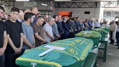 Katliamda &ouml;lenler i&ccedil;in cenaze namazı kılındı
