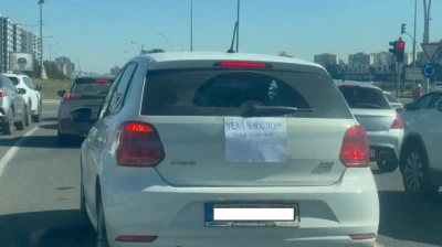 Kayapınar&rsquo;da Kadın S&uuml;r&uuml;c&uuml;den Dikkat &Ccedil;eken Mesaj