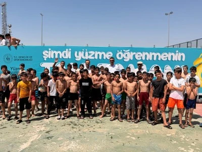 Kaymakam Akbulut, Bağıvar Spor Kompleksi'nde Gen&ccedil; Sporcularla Buluştu