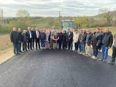 Kaymakam Kılı&ccedil; k&ouml;ylerdeki asfalt &ccedil;alışmasını inceledi