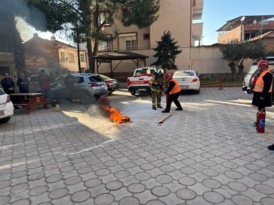Kaymakamlık binasında yangın ve tahliye tatbikatı gerçekleştirildi