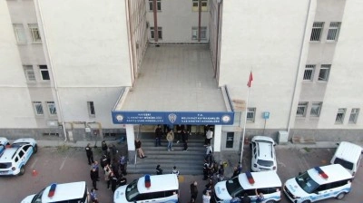 84 Polis İle Aranan Şahıslara Operasyon: 23 Gözaltı