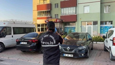 Bir kişi babası tarafından evde &ouml;l&uuml; bulundu