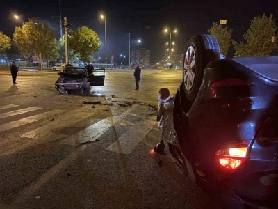 Kazaya karışan otomobil takla attı: 2 yaralı