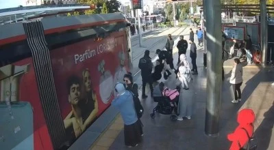 Kayseri’de Tramvay Yolunda Tehlikeli Anlar