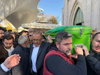 Kayseri&rsquo;nin tanınan siması Şeref Yaroğlu toprağa verildi