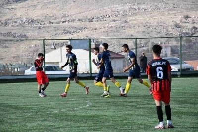 Kayseri U18 Ligi: Hacılar Erciyesspor: 1- Kalespor: 1