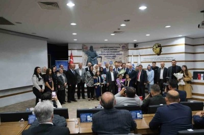 KAYSO&rsquo;da yılın ahisi kaftanını giydi