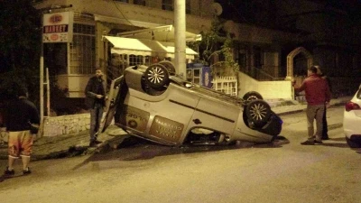 Ara&ccedil;tan sızan akaryakıt paniğe neden oldu