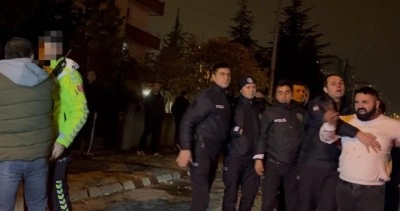 Kaza yapan şoför görevini yapan polisi tehdit etti