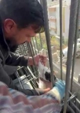 Kedi son anda kurtarıldı