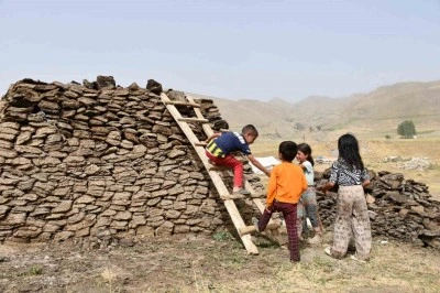 Kendileri küçük, işleri onlardan büyük